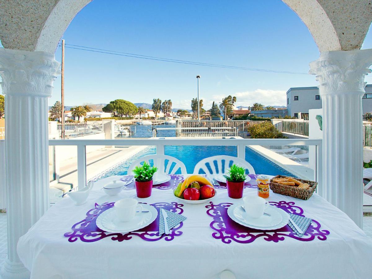 Holiday Home Requesens Canal Эмпуриабрава Экстерьер фото
